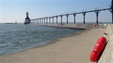 Indiana lawmakers OK mandate for rescue equipment at Lake Michigan beaches